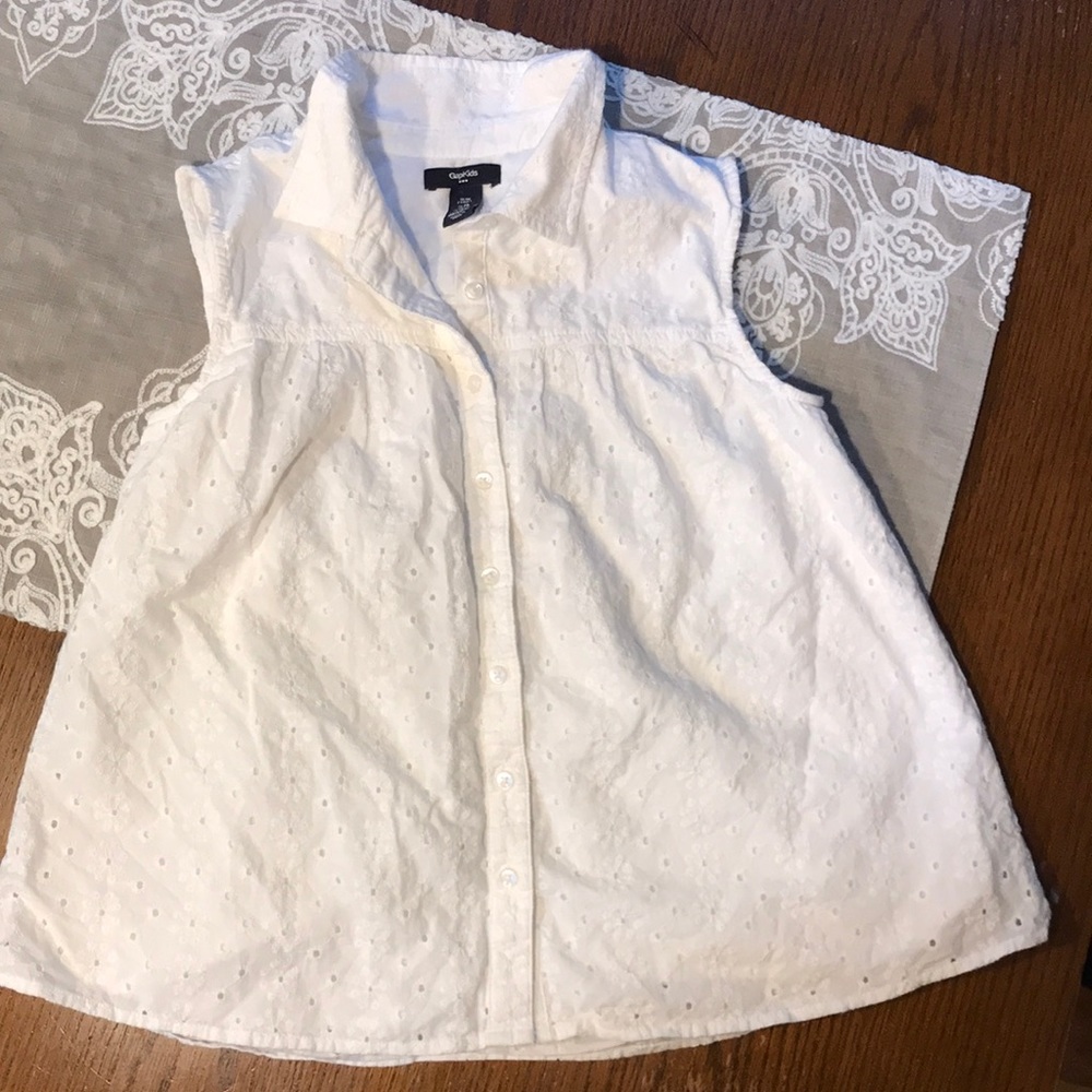 Gap Kids Factory eyelet sleeveless button down